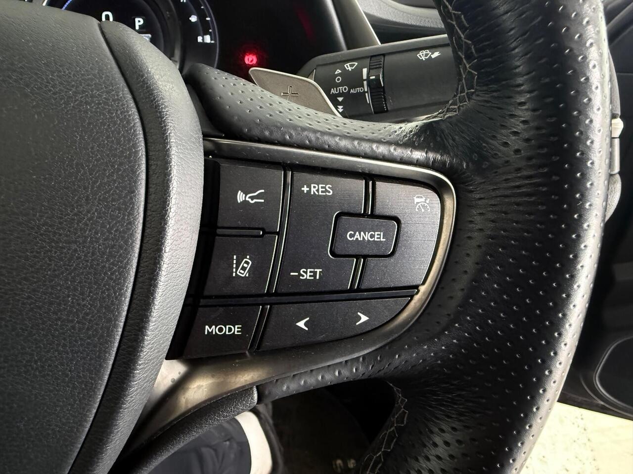 Lexus ES thumbnail Misc Controls