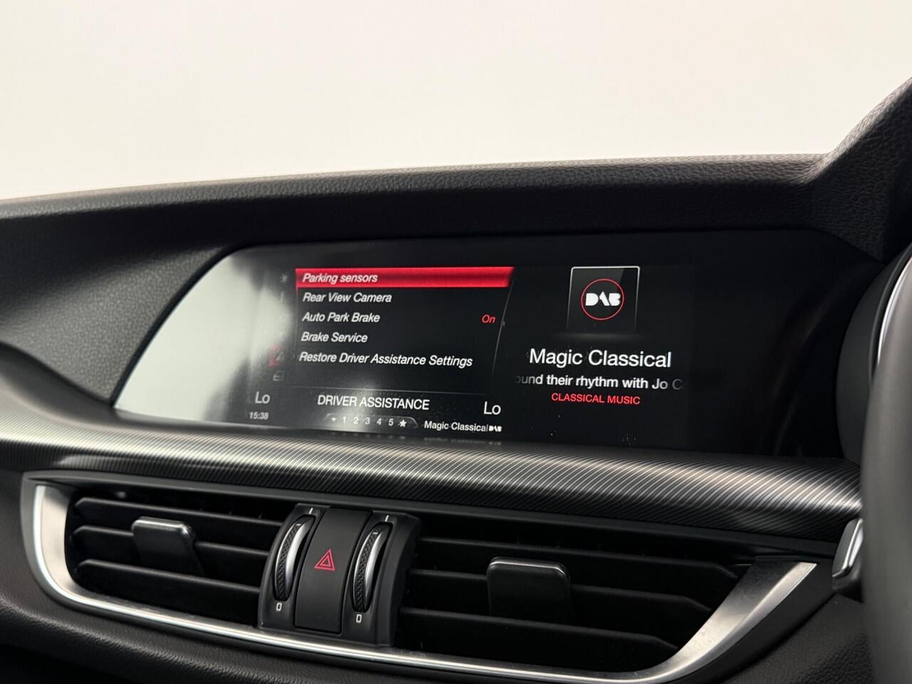 Alfa Romeo Stelvio thumbnail Infotainment System