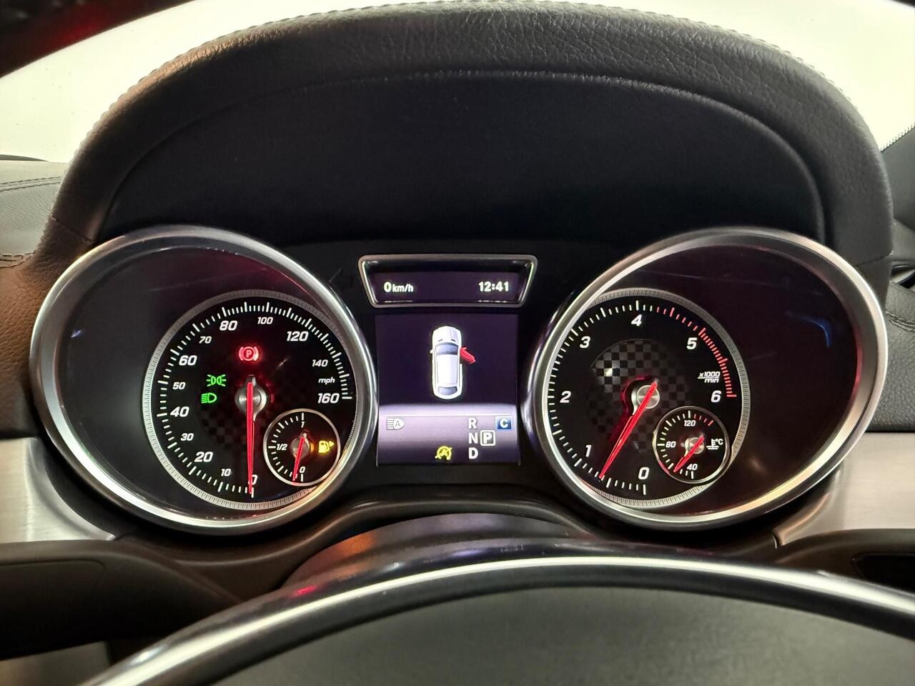 Mercedes-Benz GLE thumbnail Driver Instruments