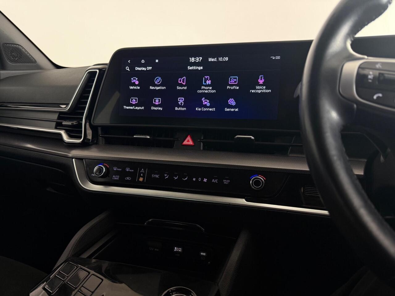 Kia Sportage thumbnail Infotainment System
