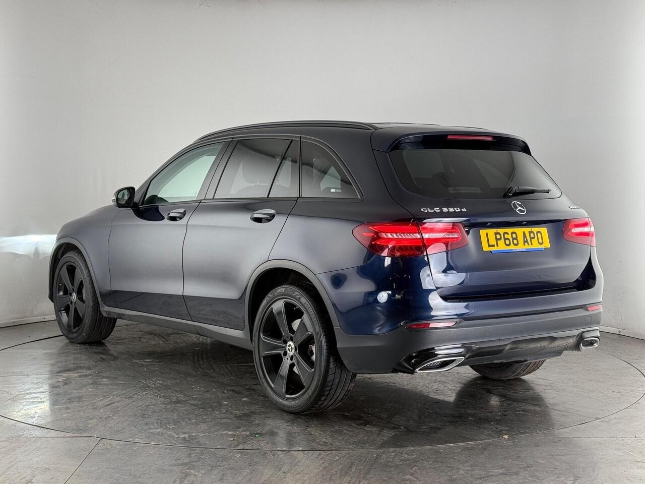 Mercedes-Benz GLC thumbnail Rear Left