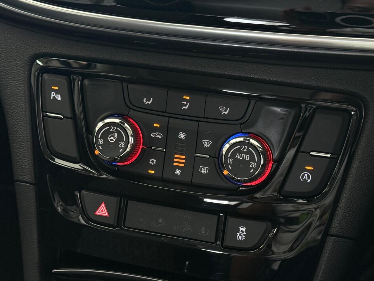 Vauxhall Mokka X thumbnail Misc Controls