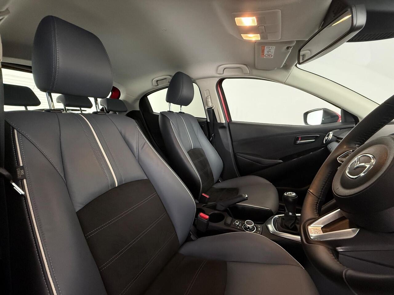 Mazda Mazda2 thumbnail Seat Driver