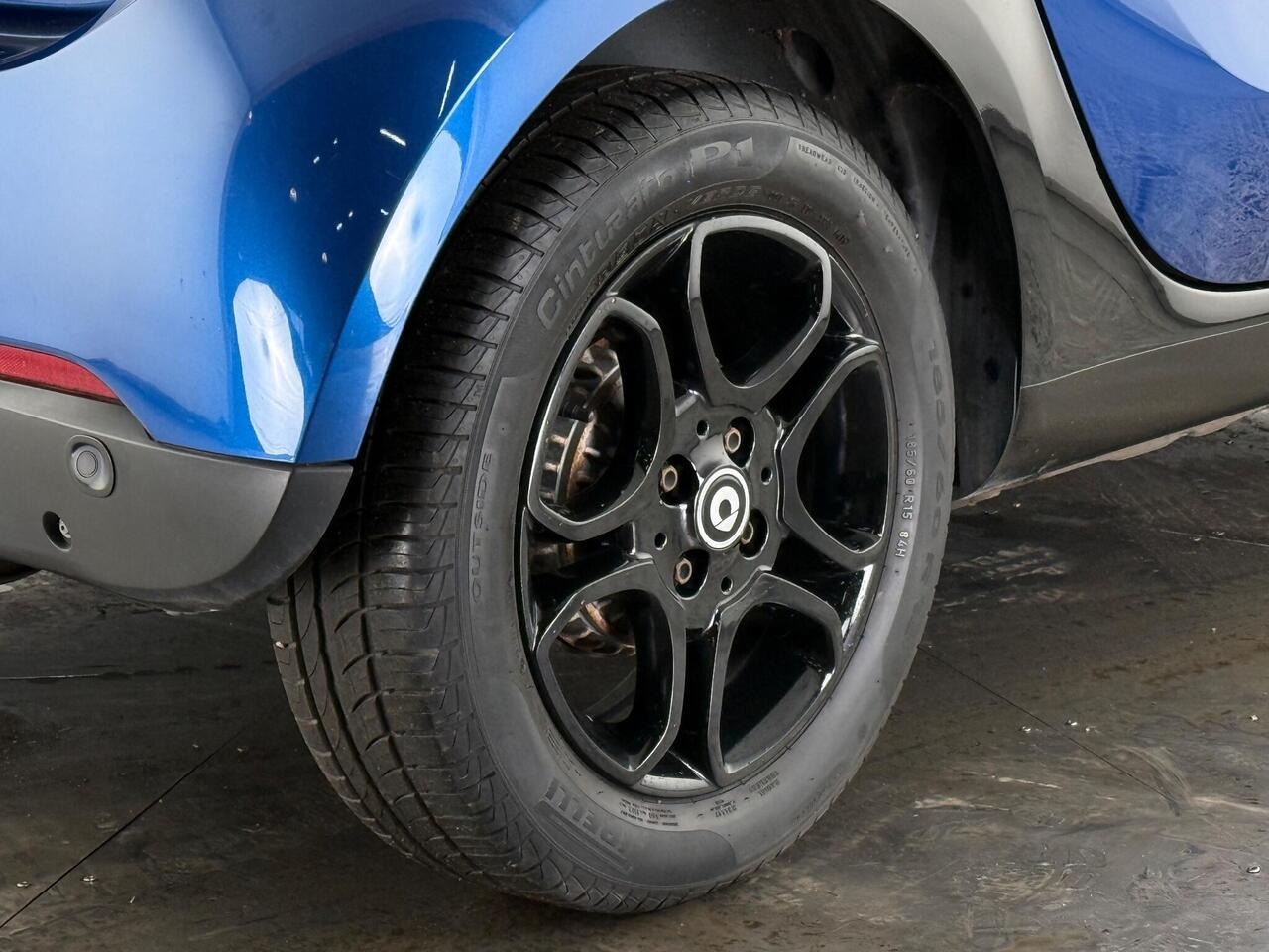 Smart fortwo thumbnail Wheel