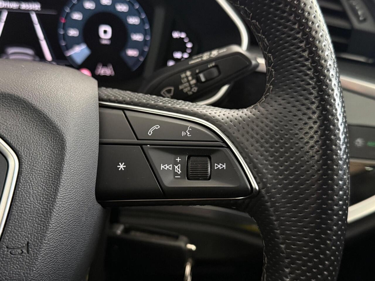 Audi Q3 thumbnail Misc Controls