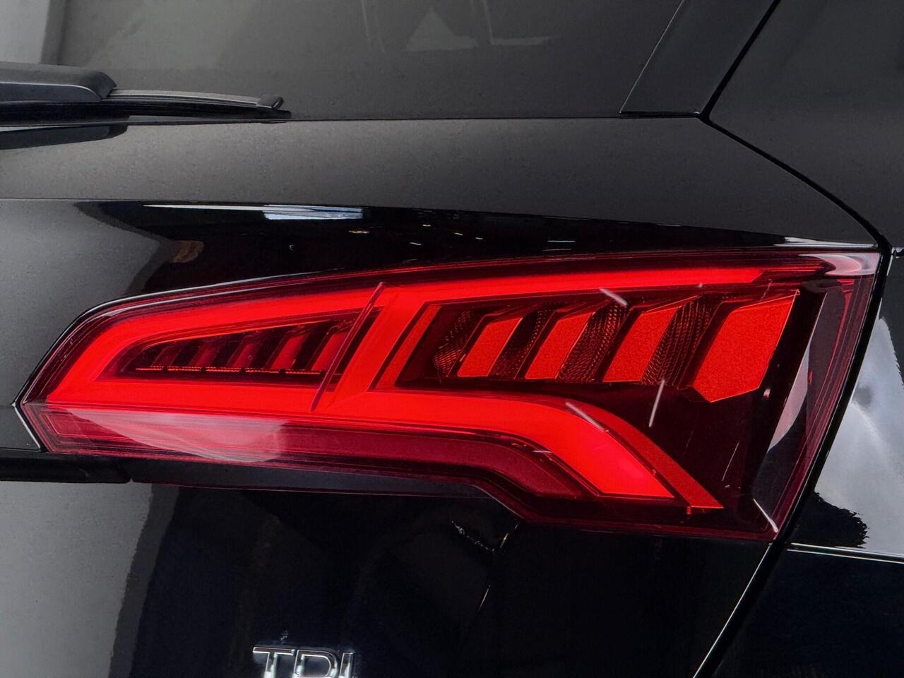 Audi Q5 thumbnail Lights Rear