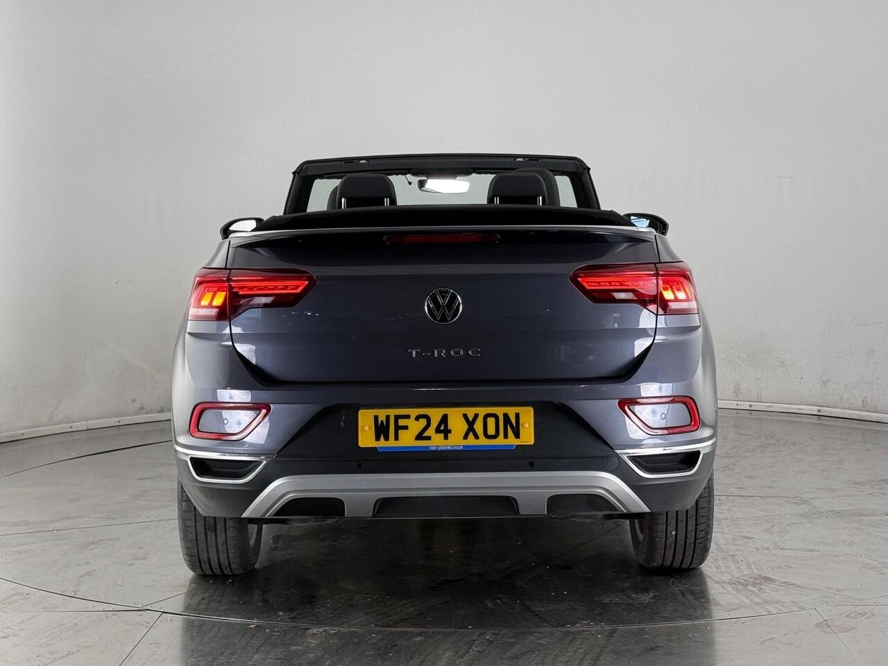 Volkswagen T-Roc thumbnail Rear