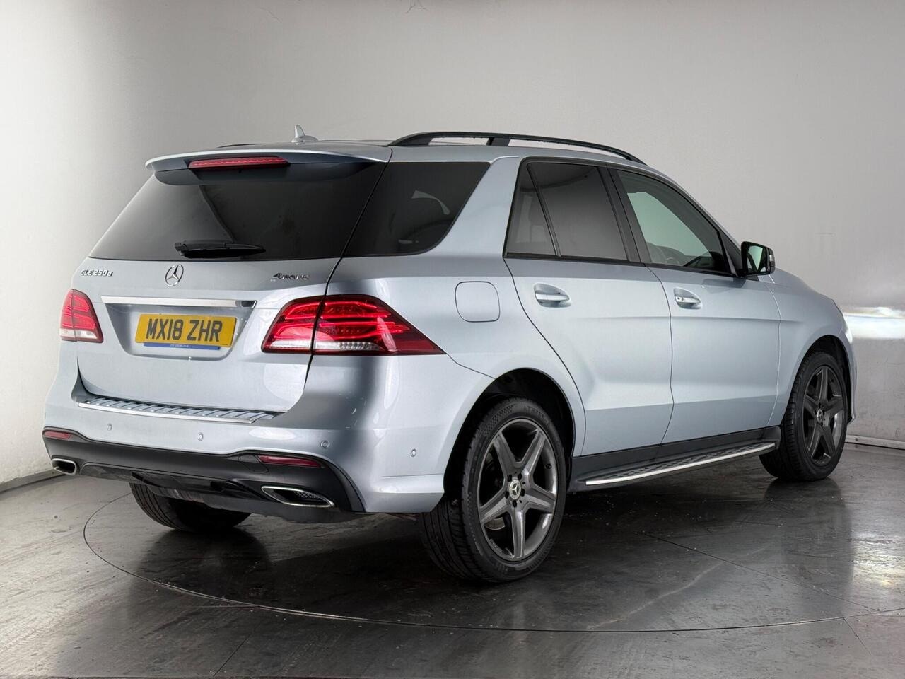 Mercedes-Benz GLE thumbnail Rear Right