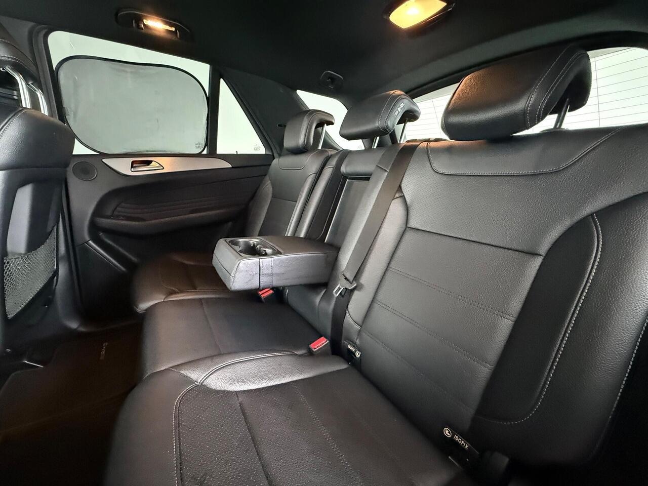 Mercedes-Benz GLE thumbnail Seats Rear