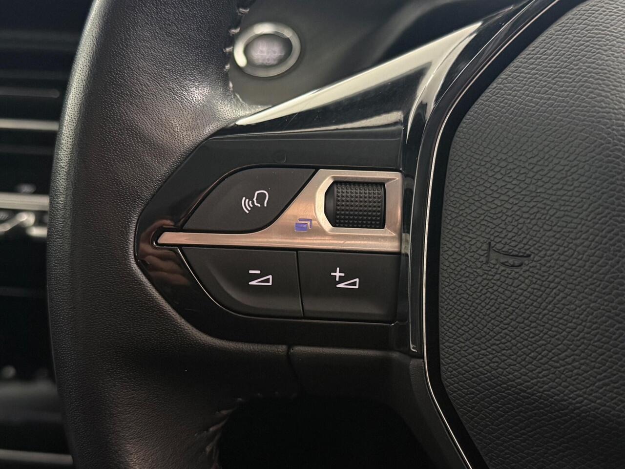 Peugeot 2008 thumbnail Misc Controls