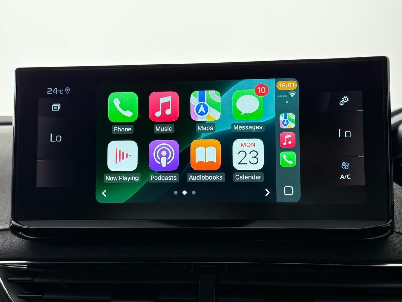 Peugeot 3008 thumbnail Infotainment System