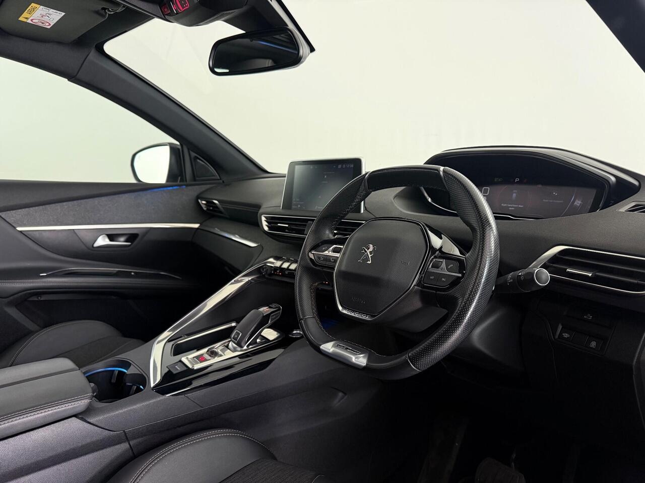 Peugeot 5008 thumbnail Interior Front