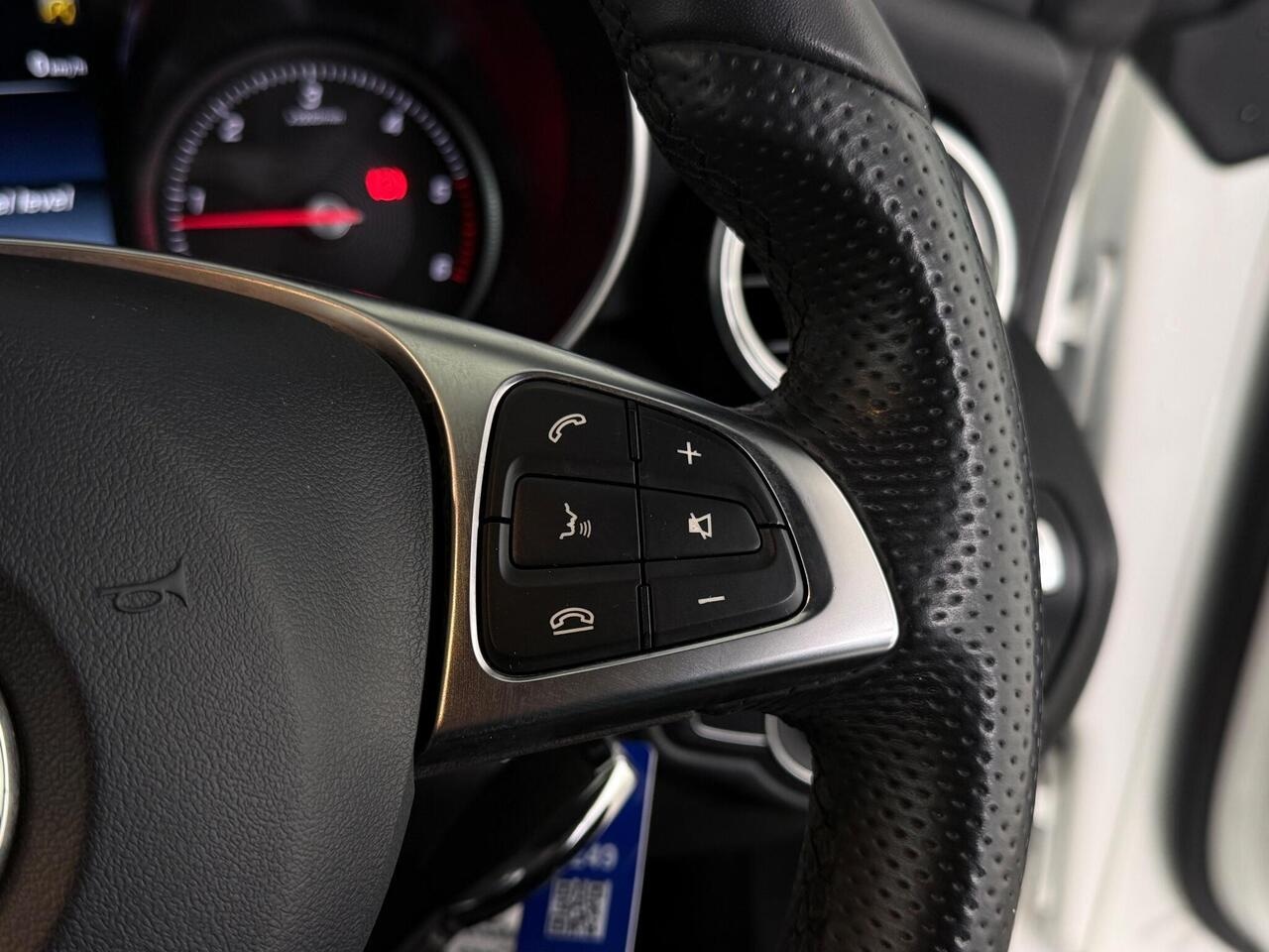 Mercedes-Benz C Class thumbnail Misc Controls