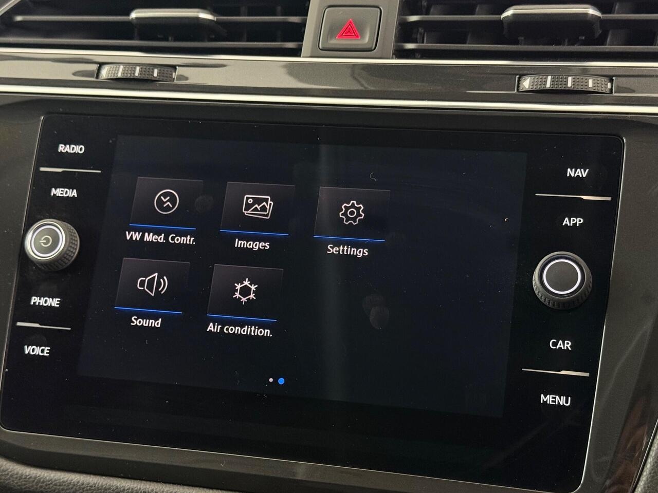 Volkswagen Tiguan Allspace thumbnail Infotainment System