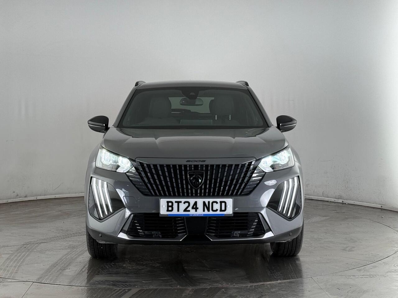 Peugeot 2008 thumbnail Front