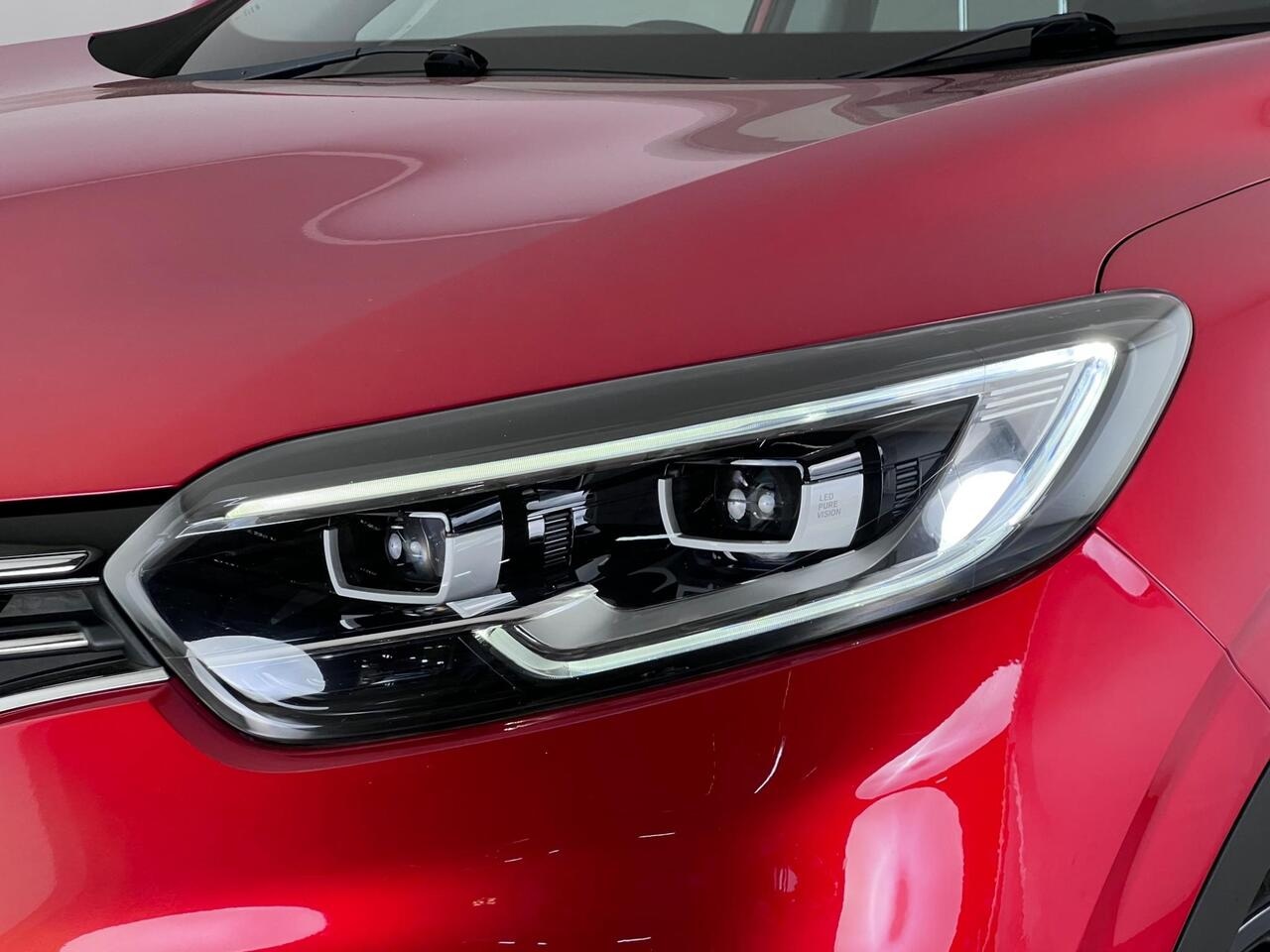 Renault Kadjar thumbnail Lights Front