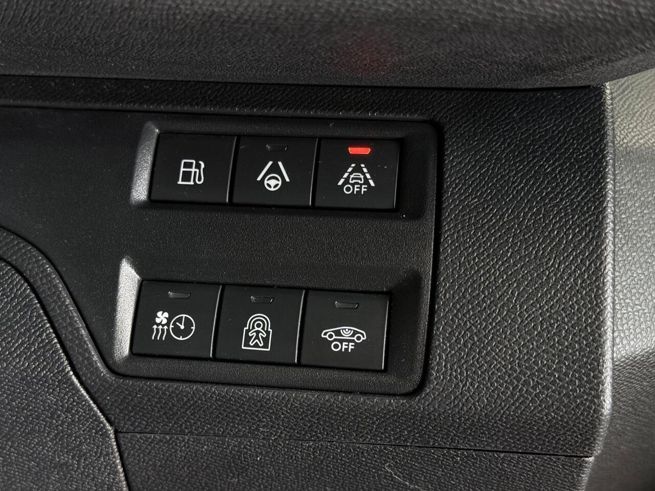 Peugeot 3008 thumbnail Misc Controls