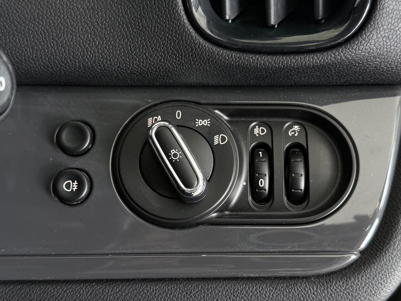 MINI Countryman thumbnail Misc Controls