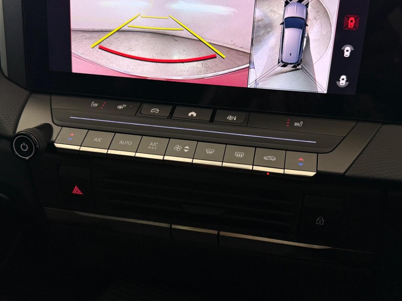 Vauxhall Astra thumbnail Infotainment System