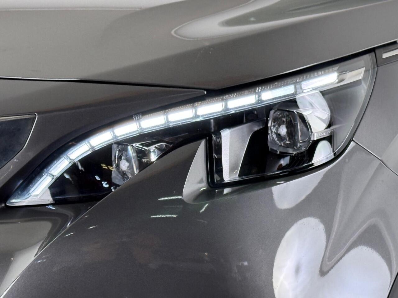 Peugeot 3008 thumbnail Badge Exterior