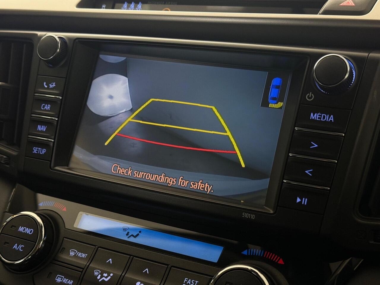 Toyota RAV4 thumbnail Infotainment System