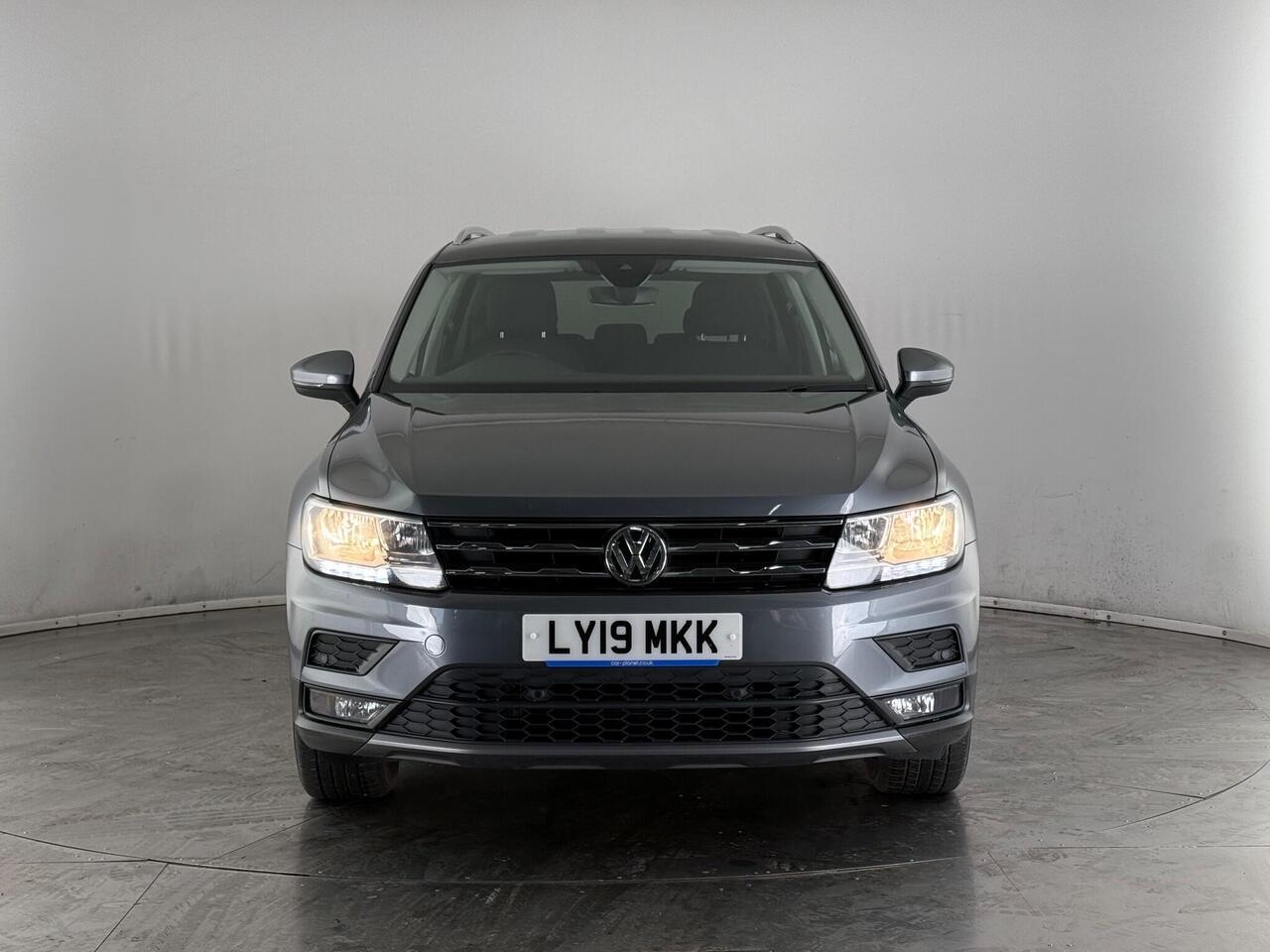 Volkswagen Tiguan Allspace thumbnail Front