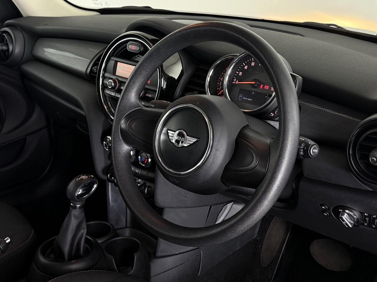 MINI Hatch thumbnail Steering Wheel