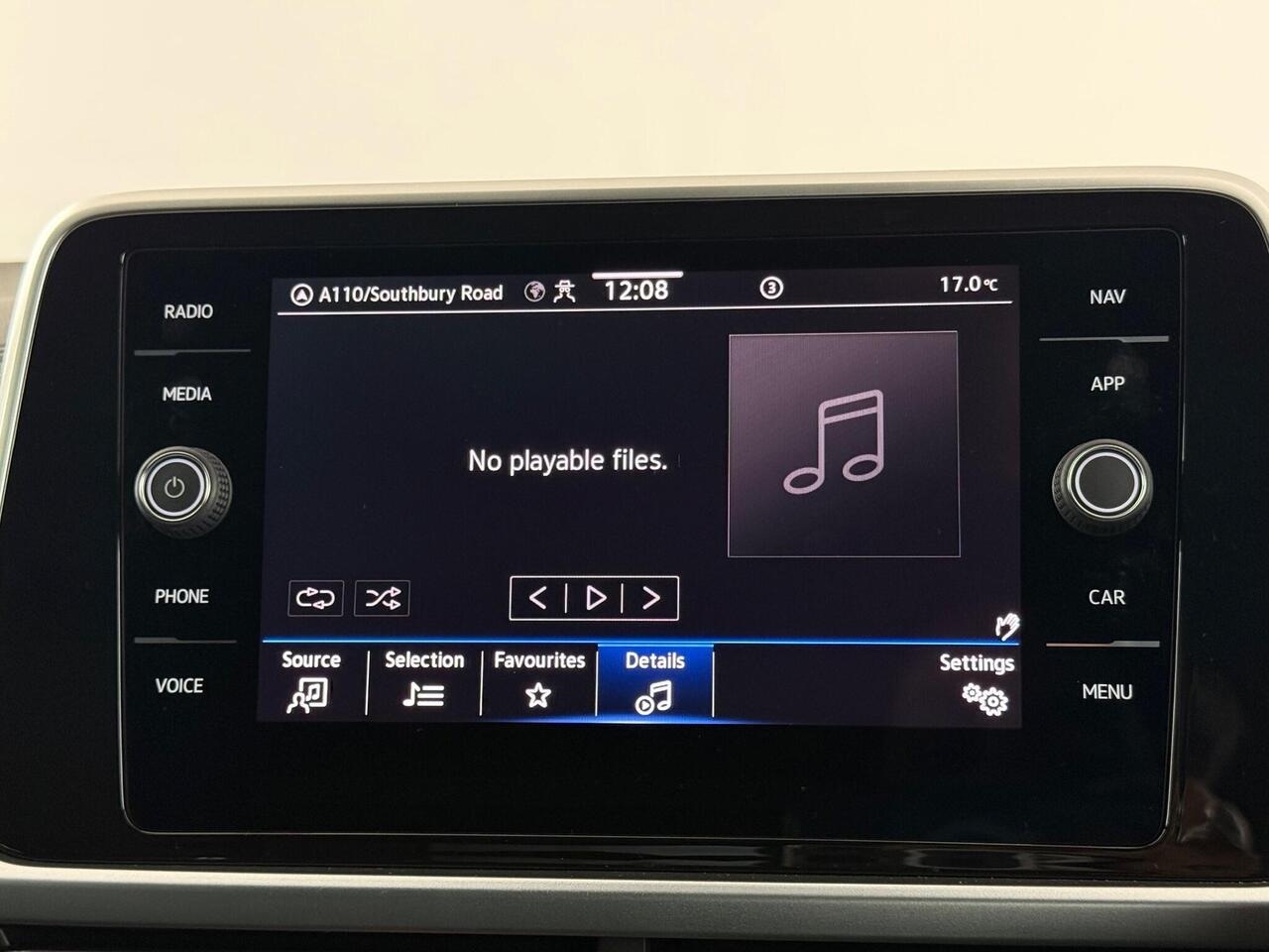 Volkswagen T-Roc thumbnail Infotainment System