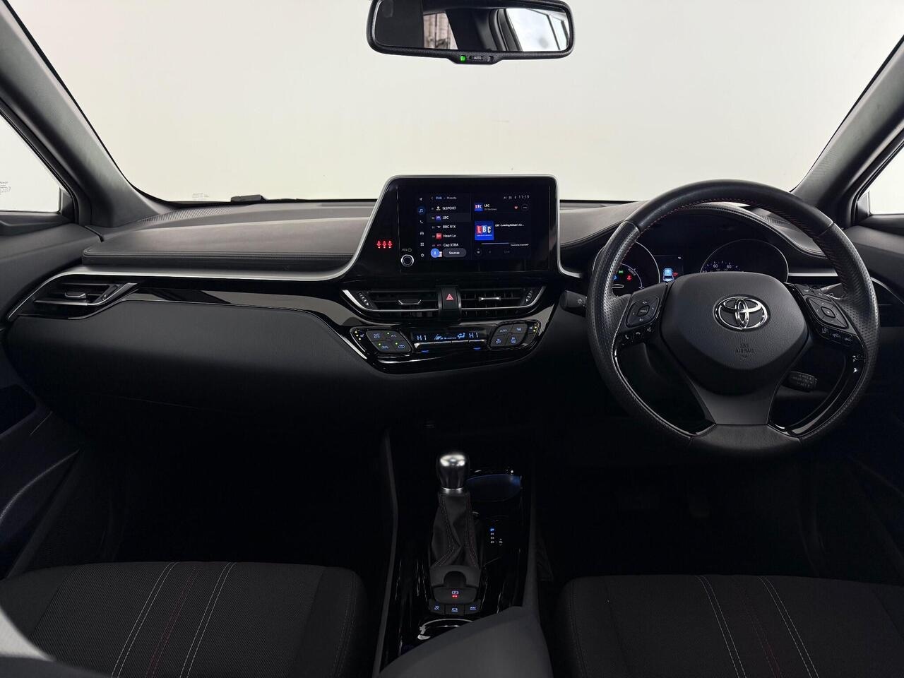 Toyota C-HR thumbnail Interior Front