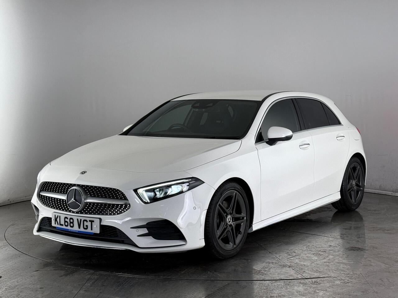 Mercedes-Benz A Class thumbnail Front Left