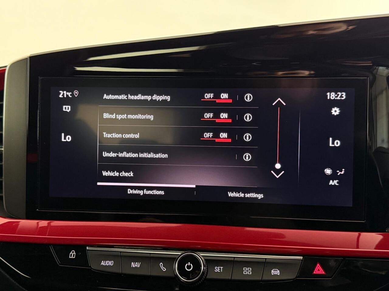Vauxhall Mokka thumbnail Infotainment System