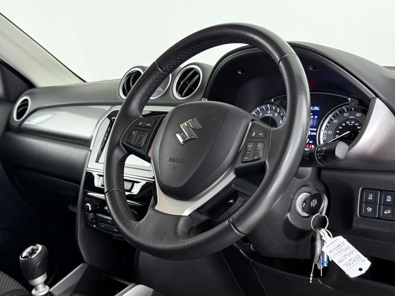 Suzuki Vitara thumbnail Steering Wheel