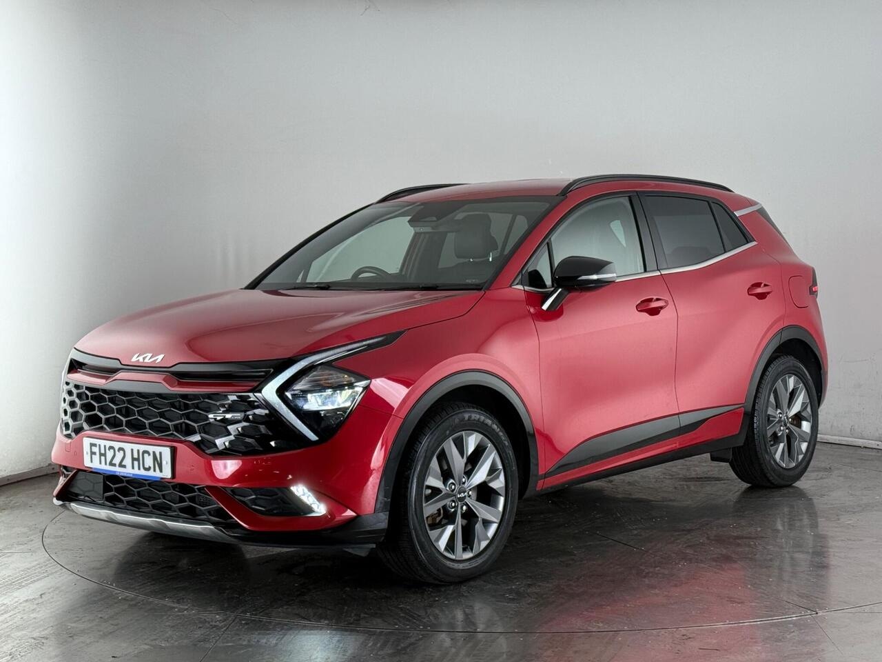 Kia Sportage thumbnail Front Left