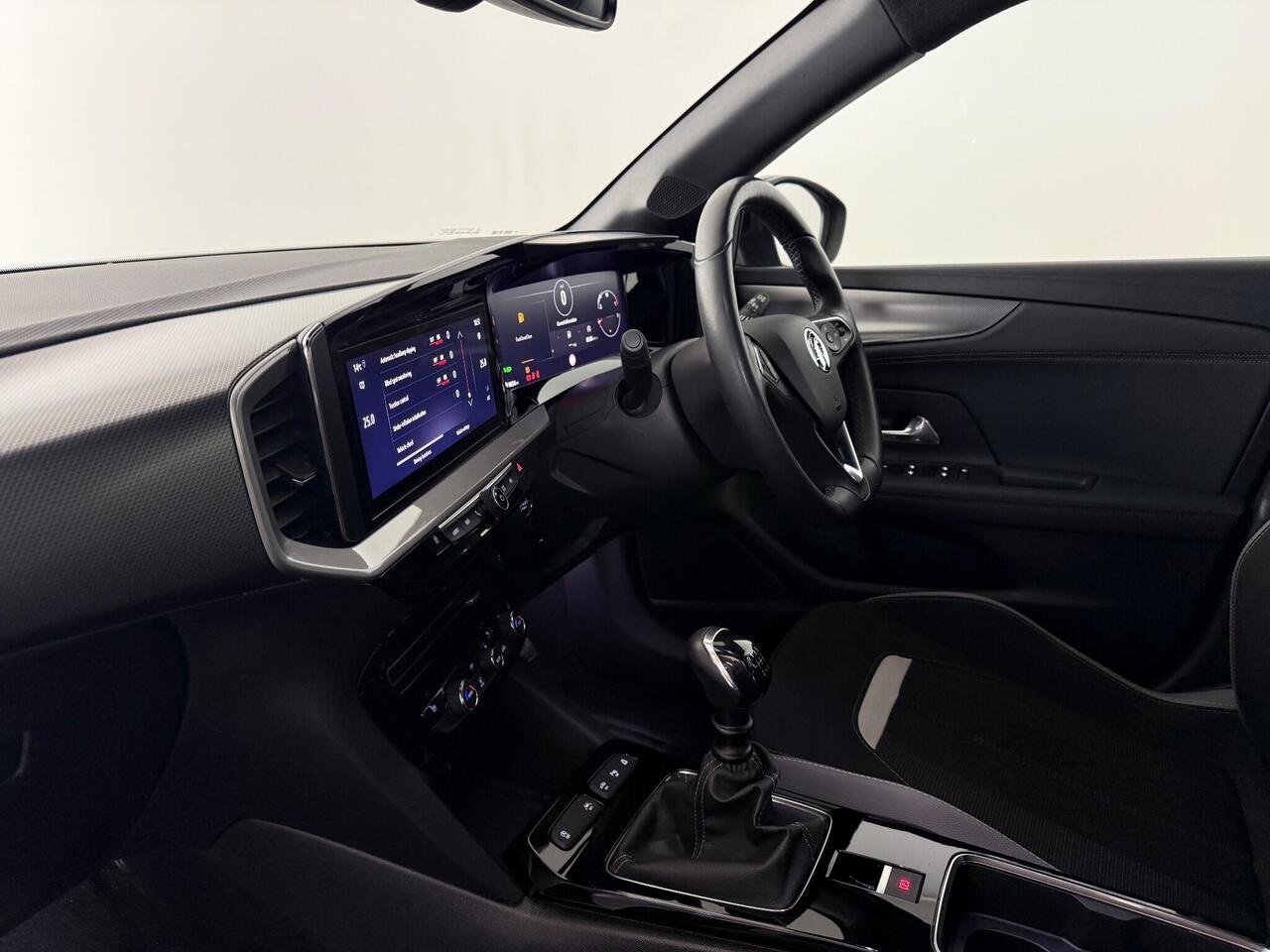 Vauxhall Mokka thumbnail Interior Front