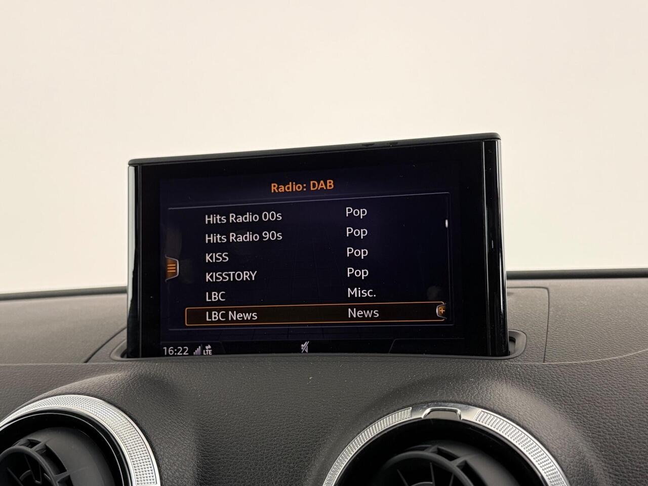 Audi A3 Cabriolet thumbnail Infotainment System