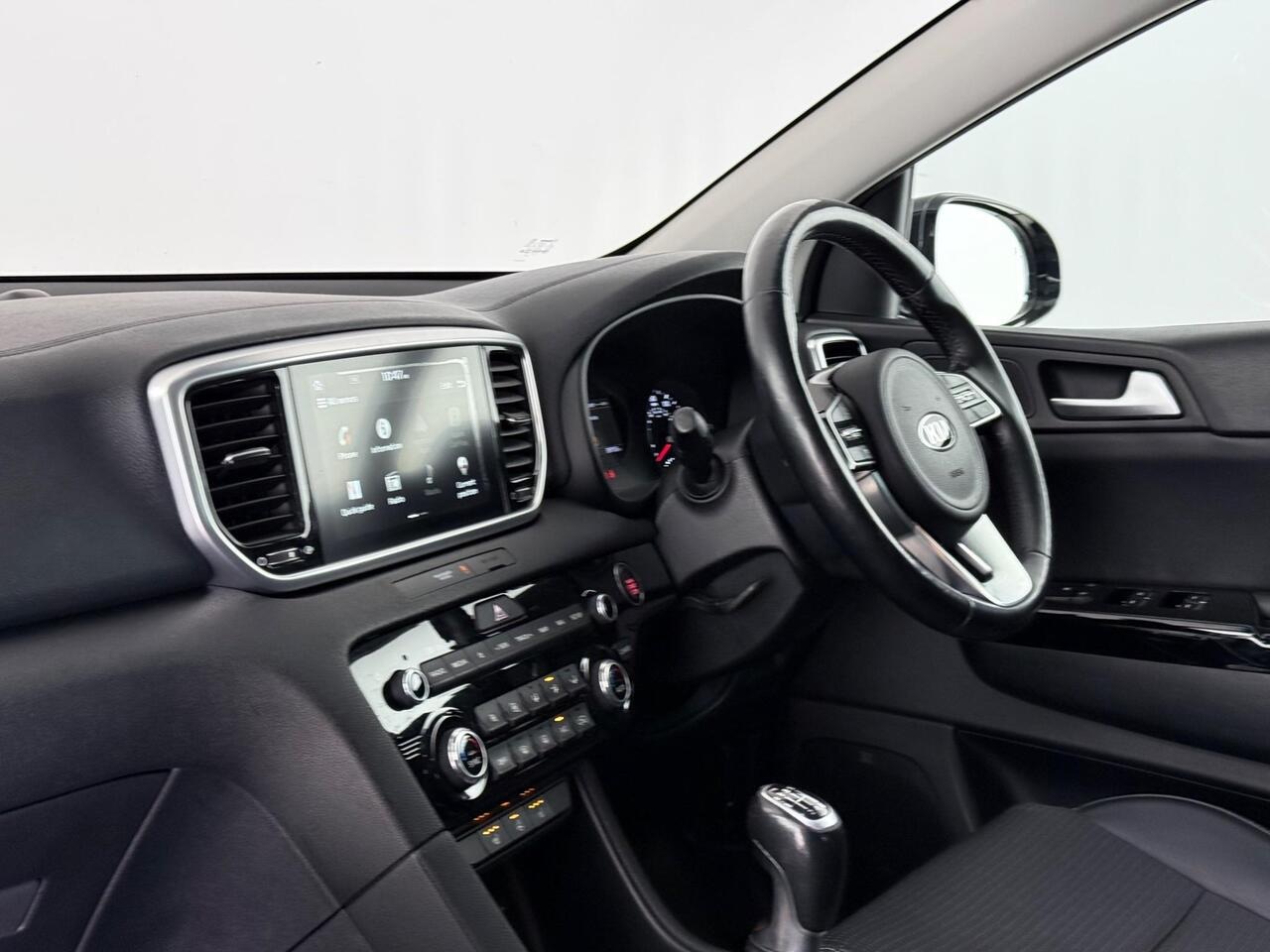 Kia Sportage thumbnail Interior Front