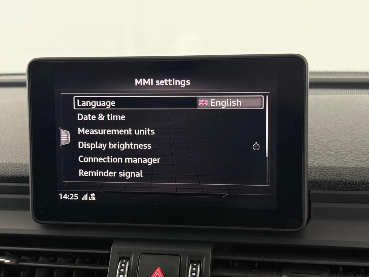 Audi Q5 thumbnail Infotainment System