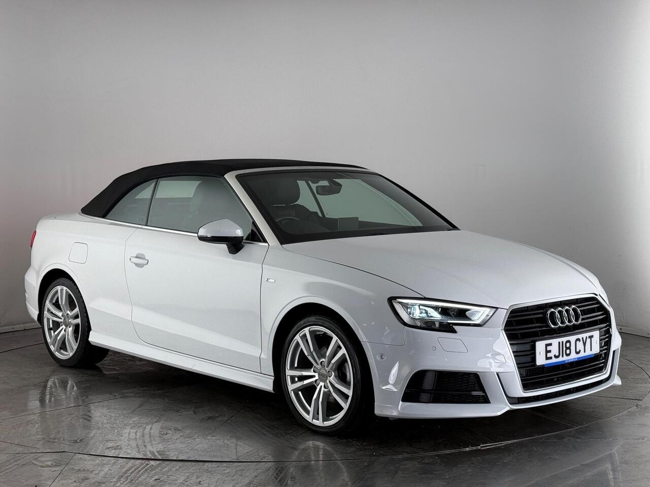 Audi A3 Cabriolet thumbnail Front Right