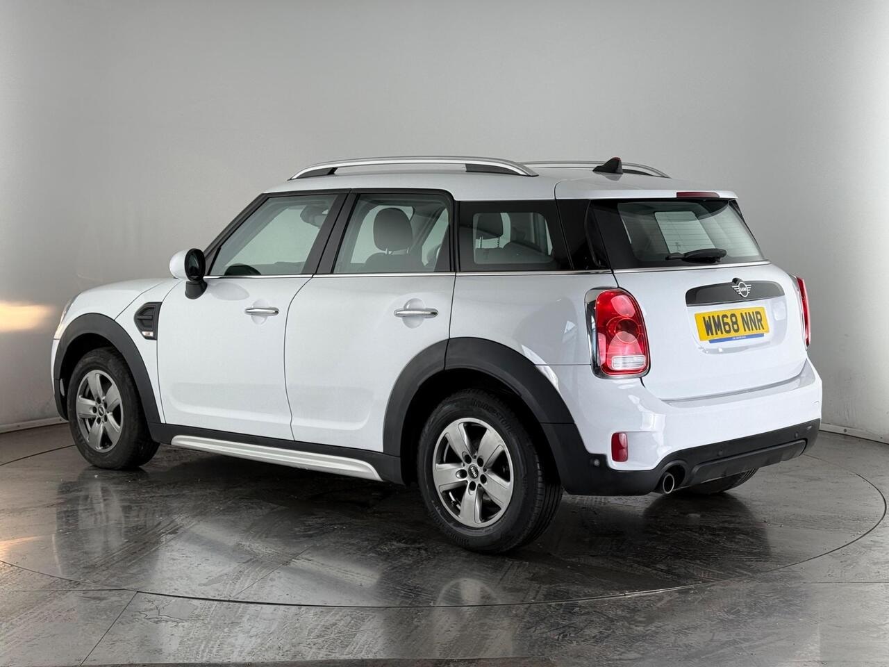 MINI Countryman thumbnail Rear Left
