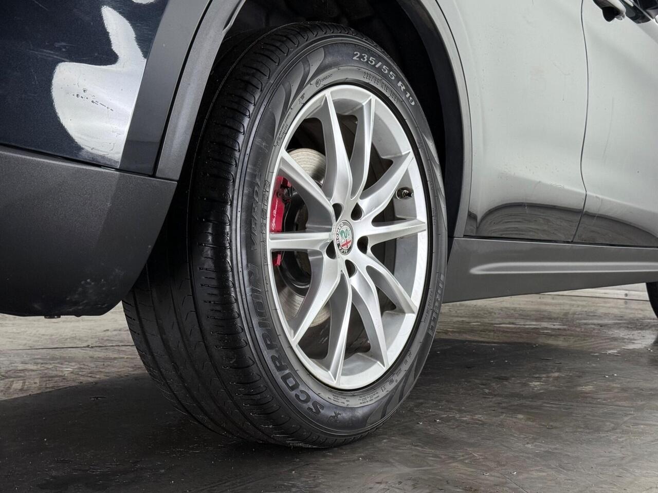 Alfa Romeo Stelvio thumbnail Wheel