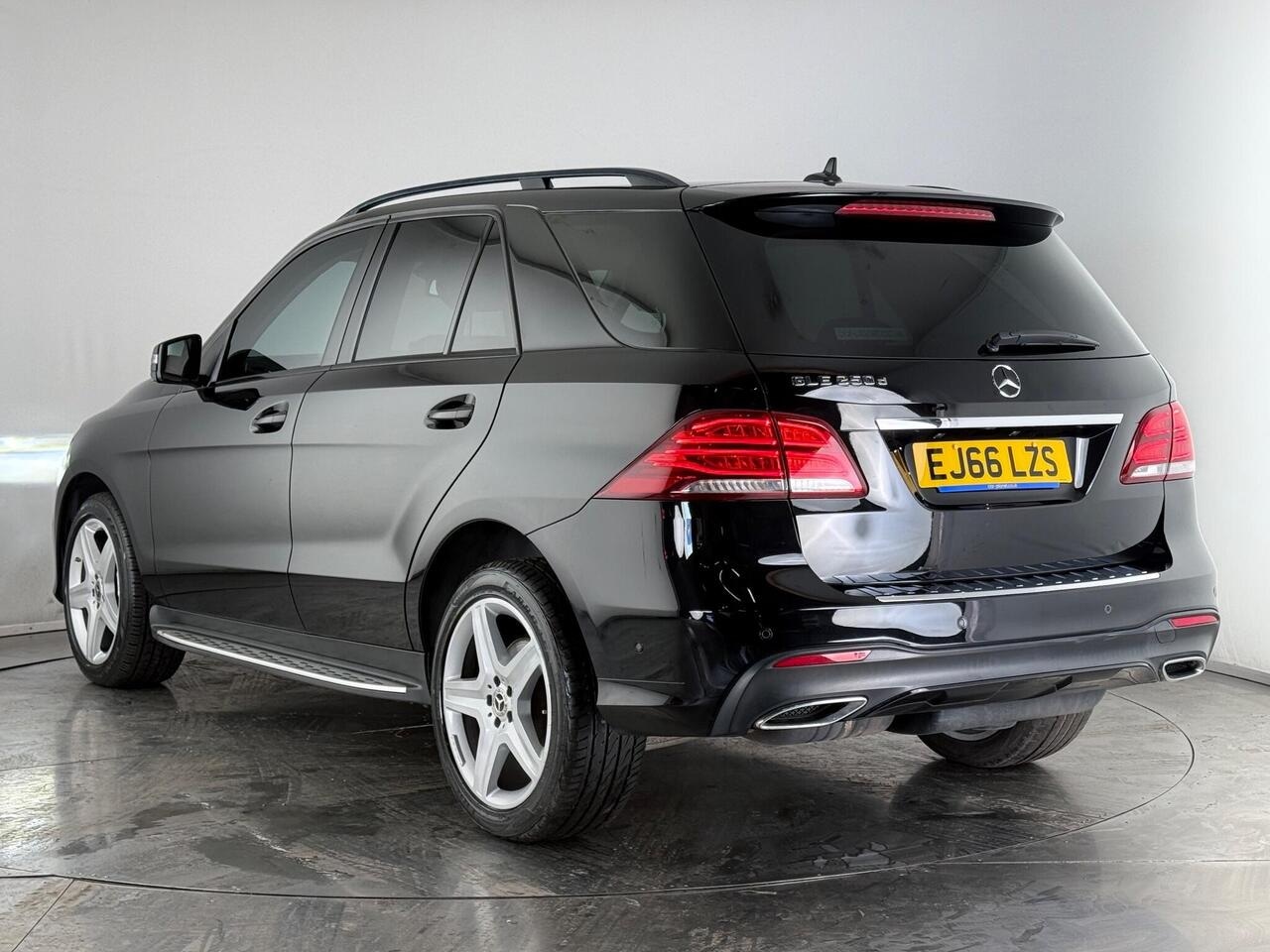 Mercedes-Benz GLE thumbnail Rear Left