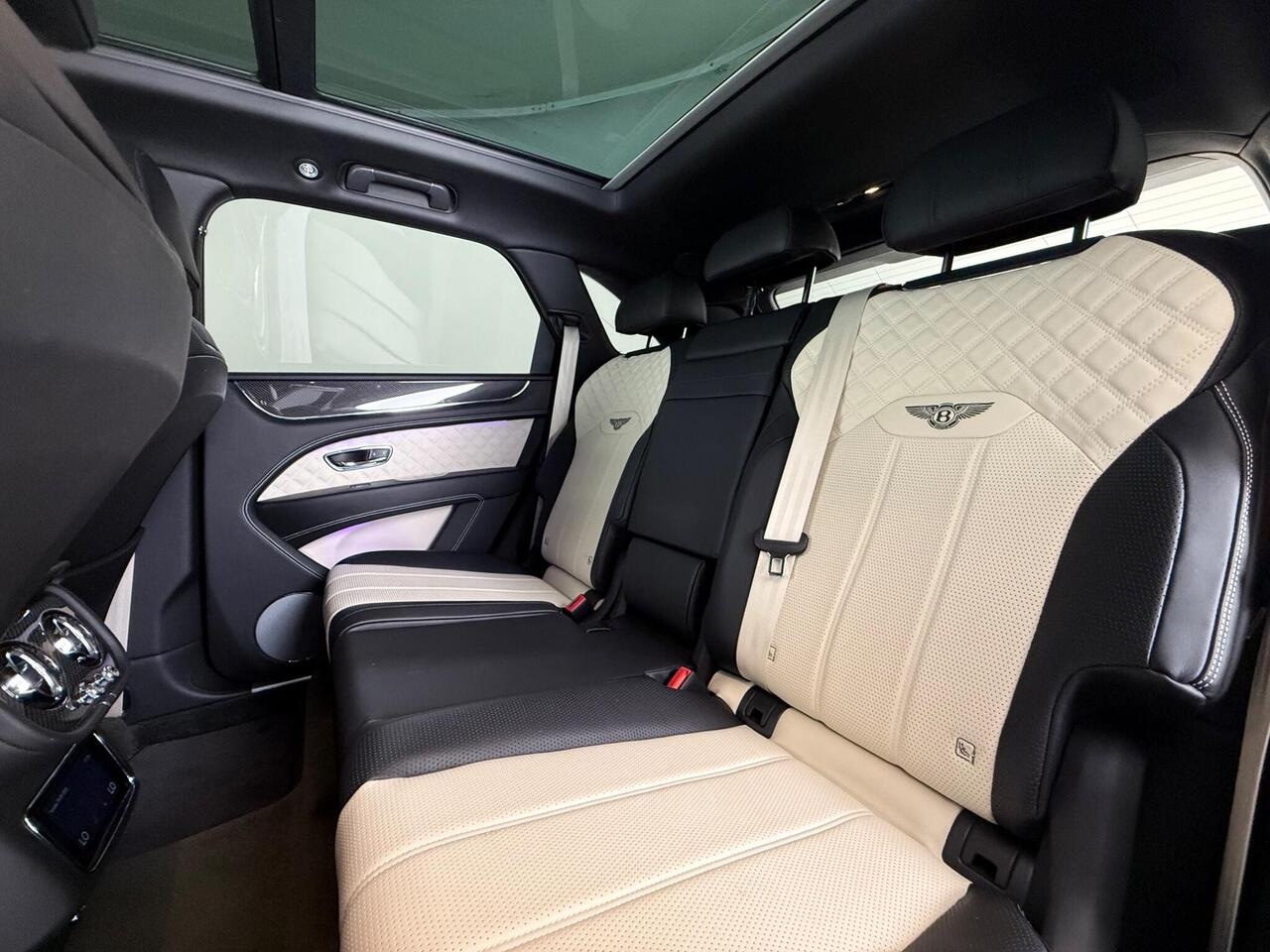 Bentley Bentayga thumbnail Seats Rear