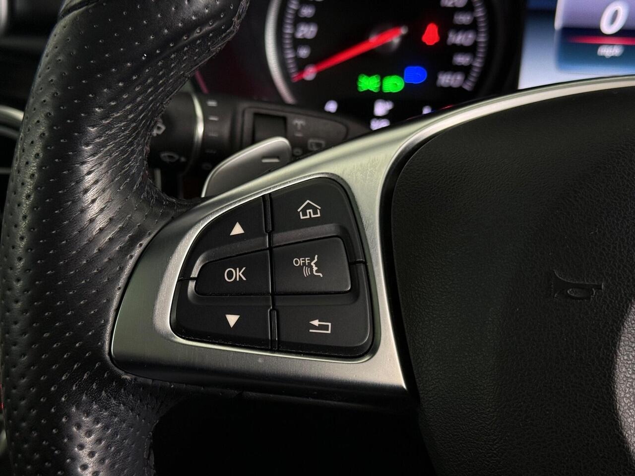 Mercedes-Benz GLC thumbnail Misc Controls