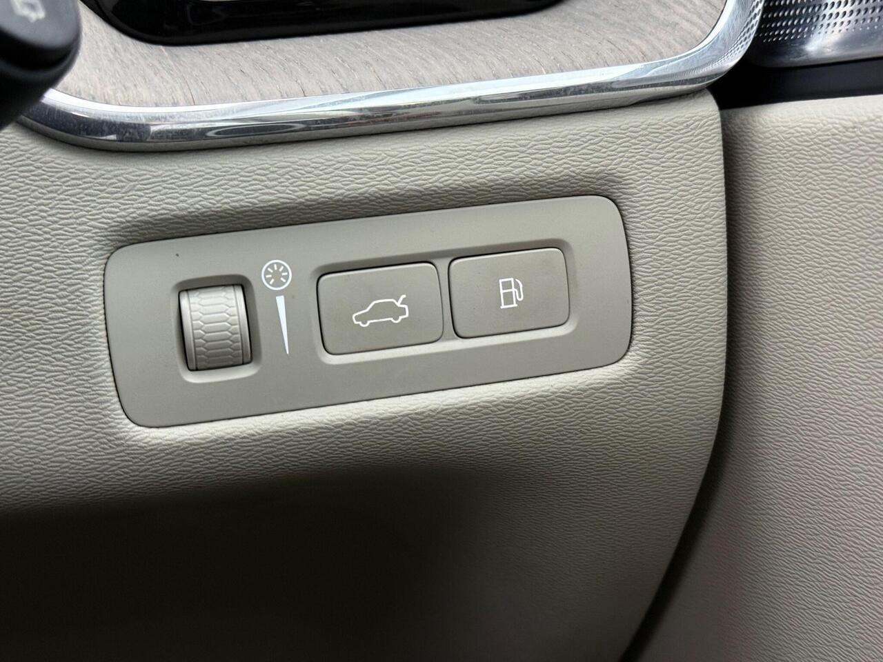 Volvo XC60 thumbnail Misc Controls