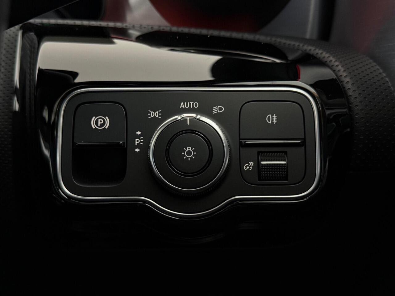 Mercedes-Benz A Class thumbnail Misc Controls