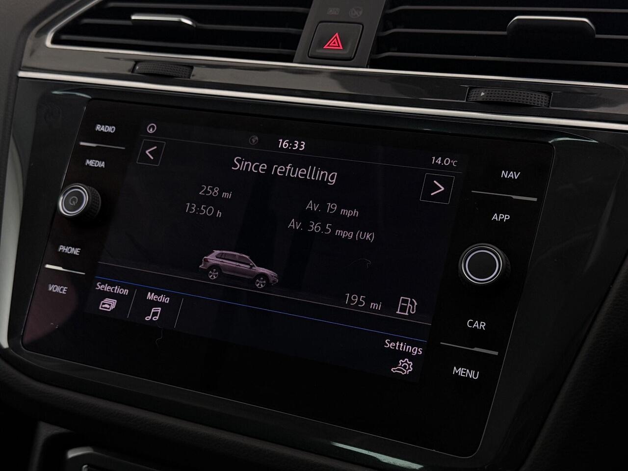 Volkswagen Tiguan thumbnail Infotainment System