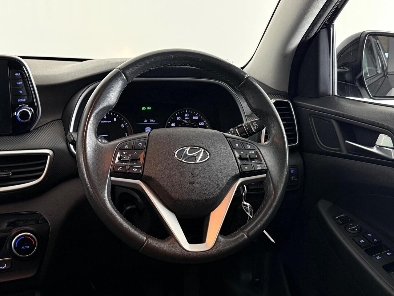Hyundai TUCSON thumbnail Steering Wheel