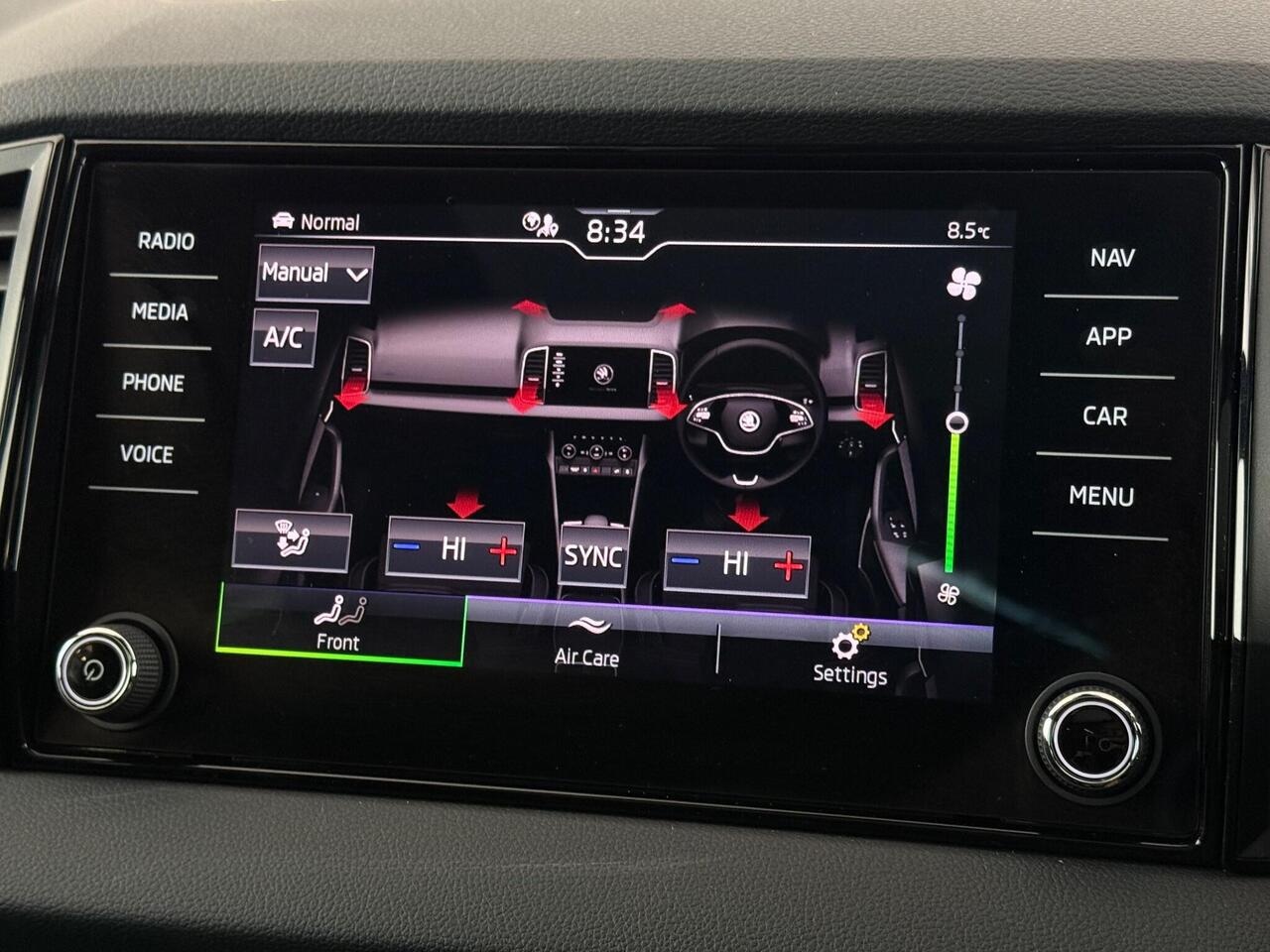 Skoda Karoq thumbnail Infotainment System