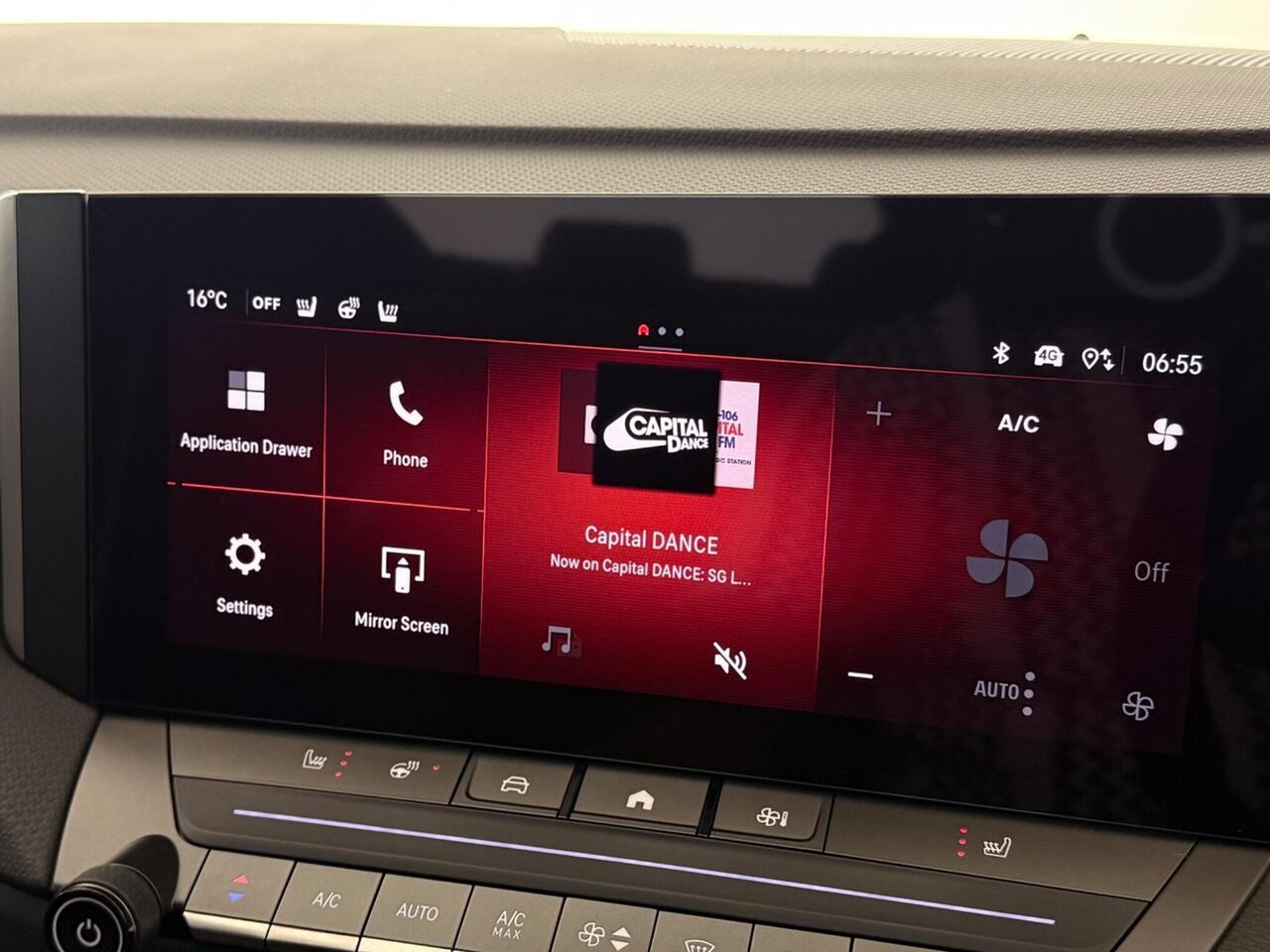 Vauxhall Astra thumbnail Infotainment System