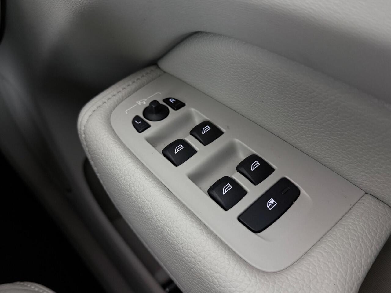 Volvo XC60 thumbnail Misc Controls